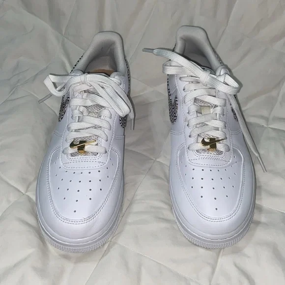 Like new Nike Air Force 1 Low United in Victory White - Picture 6 of 16